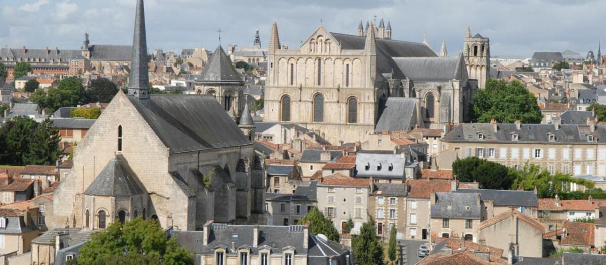 Proche Gare Et Centre-Ville De Poitiers Emplacement Ideal Exterior photo